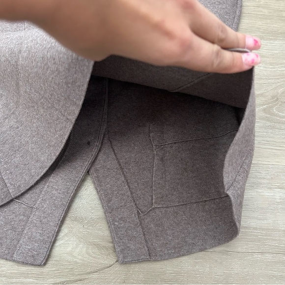 Aritzia Babaton Stakes Sweater Vest in Tan - Picture 11 of 13